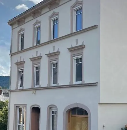 Moderne Ferienwohnung * 特拉本特拉巴赫