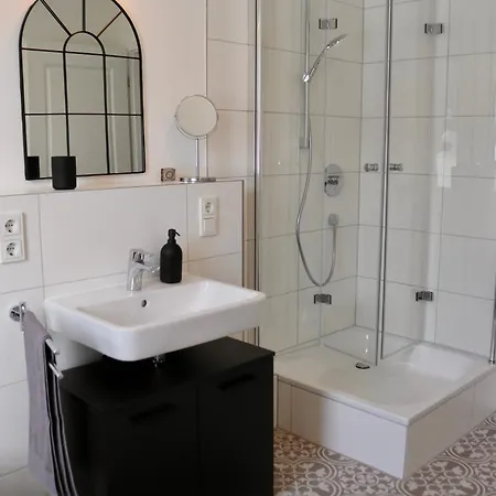 Moderne Ferienwohnung 公寓 *
